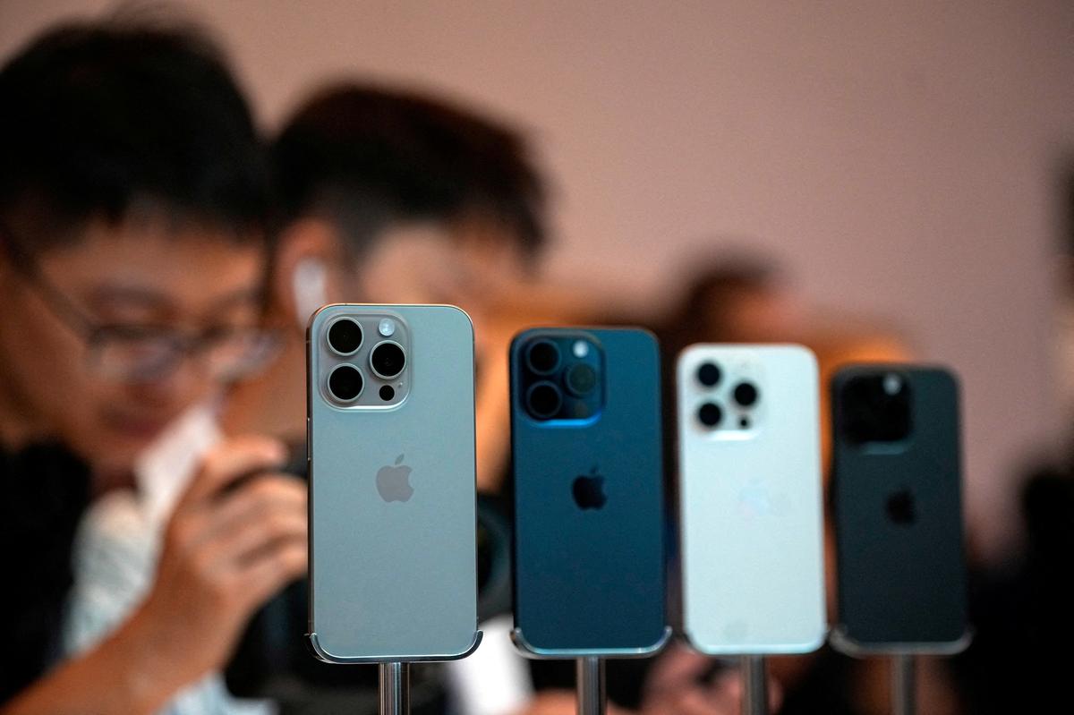 iPhone Offers Three Cameras and Brilliand Oled Display for All