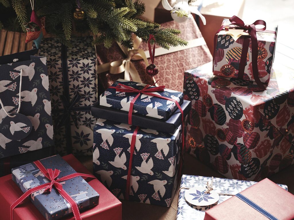 Hawes and Curtis Gifts for Your BFF This Year